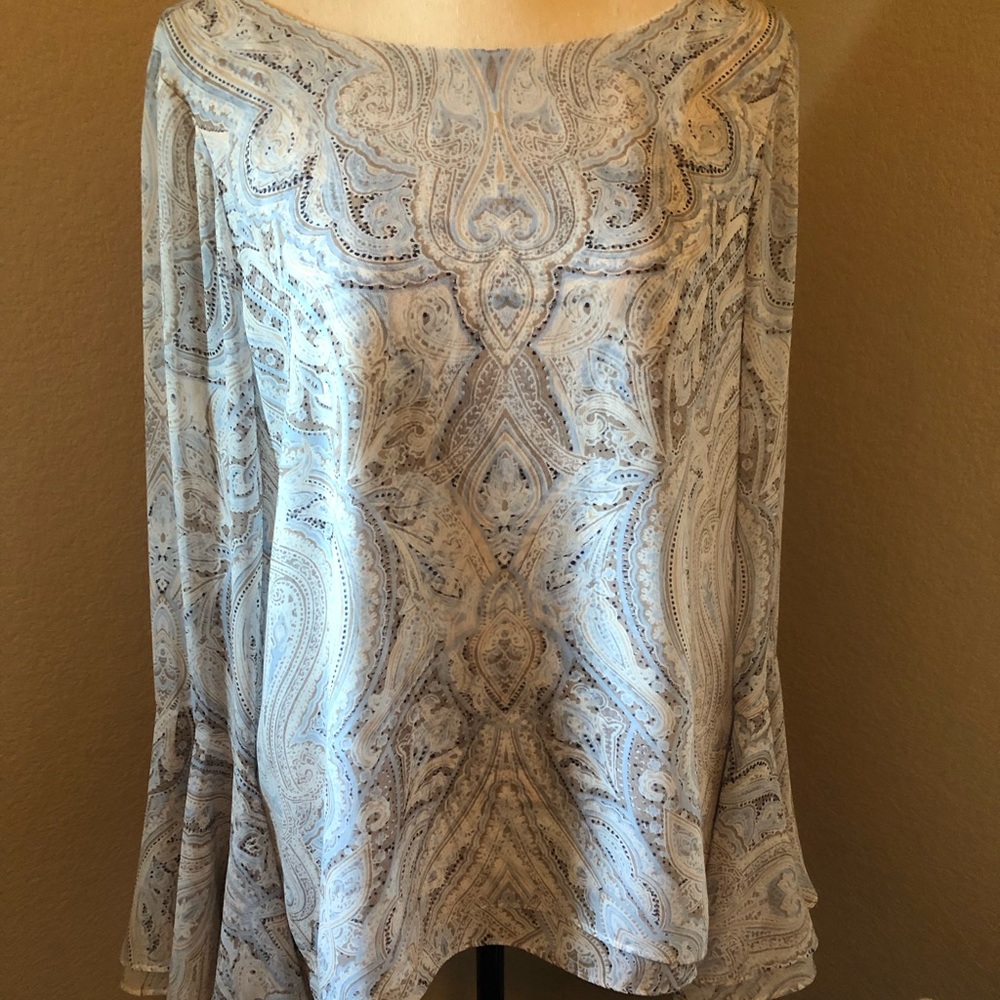 White House Black Market Blouse with flowy arms